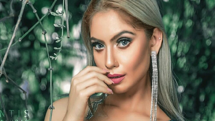 মডেল সাদিয়া নাজের ঝুলন্ত মরদেহ উদ্ধার