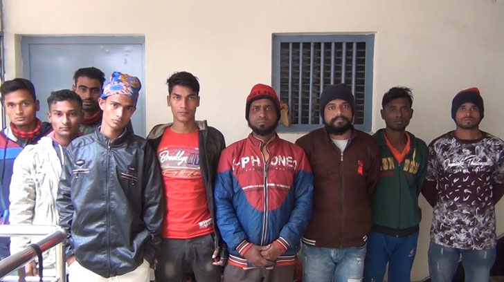 সাতক্ষীরা সীমান্তে ২২ বাংলাদেশি আটক