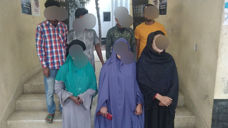 দক্ষিন সুরমায় আবাসিক হোটেল থেকে ৩ নারীসহ আটক ৭