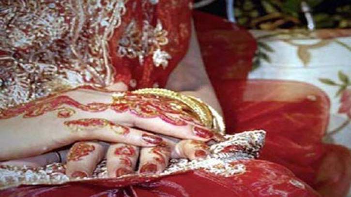মাধবপুরে নববধূর ঝুলন্ত মরদেহ, আটক ২