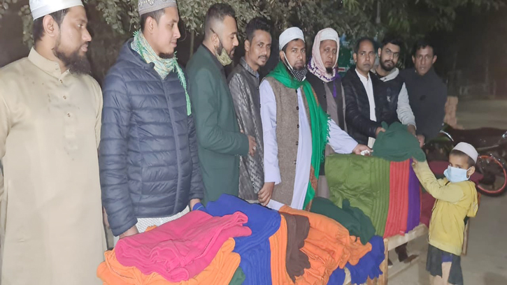 আন্তর্জাতিক মাতৃভাষা দিবস উপলক্ষে শীতবস্ত্র বিতরণ
