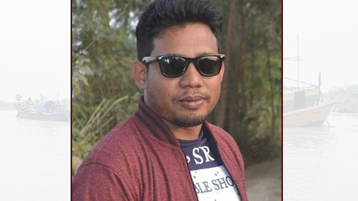 পদ্মায় অবৈধভাবে বালু উত্তোলন: সাবেক ছাত্রলীগ নেতা গ্রেফতার