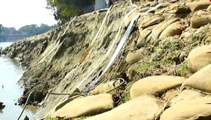 সুনামগঞ্জে ধসে পড়ছে ডাম্পিং বাঁধ