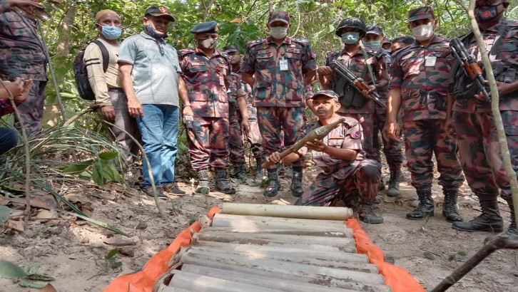 সাতছড়ি থেকে ১৮ টি রকেট লঞ্চার উদ্ধার