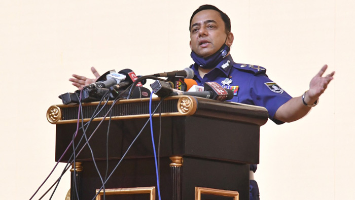 করোনা প্রতিরোধে মাঠে নামছে পুলিশ