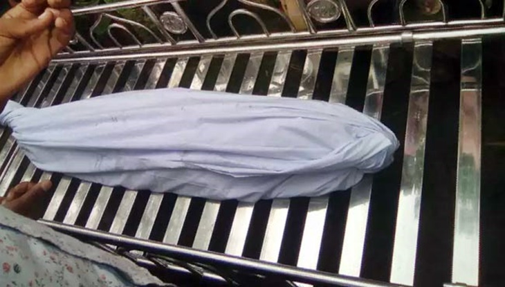 ফেঞ্চুগঞ্জে মায়ের লাশ নিয়ে দুদিন ঘুমালেন সন্তানরা!