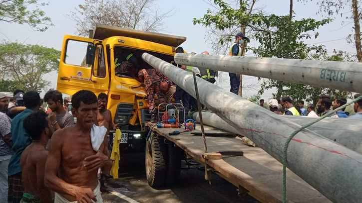 শায়েস্তাগঞ্জে ড্রাম ট্রাকের ধাক্কায় ট্রাক্টর চালক নিহত