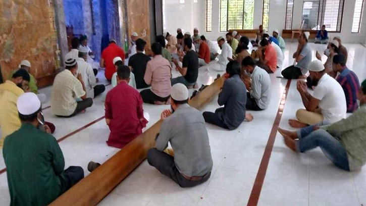 খালেদা জিয়ার রোগমুক্তি কামনায় সিলেট ছাত্রদলের দোয়া ও মিলাদ মাহফিল