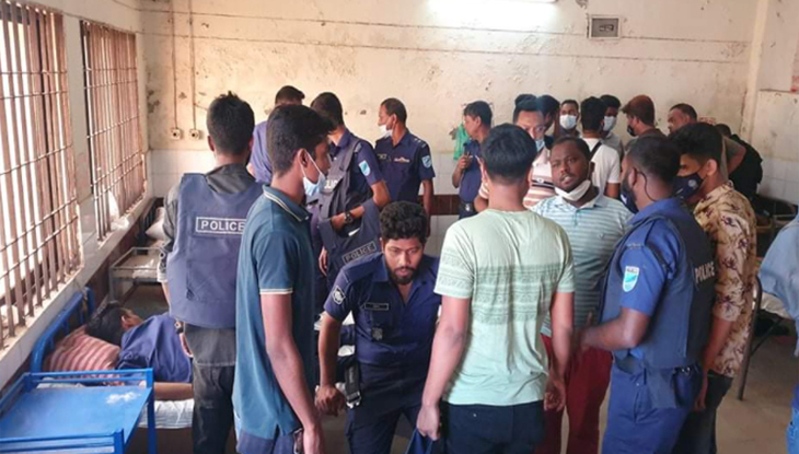 ব্রাহ্মণবাড়িয়ায় পুলিশ পিকআপ-বাস সংঘর্ষে ২০ পুলিশ আহত