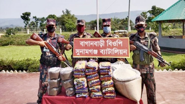 দোয়ারাবাজার সীমান্তে ভারতীয় পণ্য জব্দ