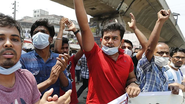 গুলিস্তানে পুলিশের সঙ্গে ব্যবসায়ীদের ধাওয়া-পাল্টা ধাওয়া