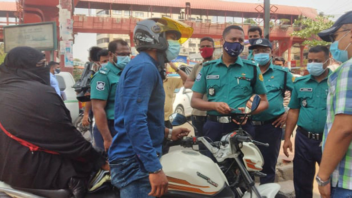 কঠোর অবস্থানে পুলিশ, সন্দেহ হলে বাসায় ফেরত