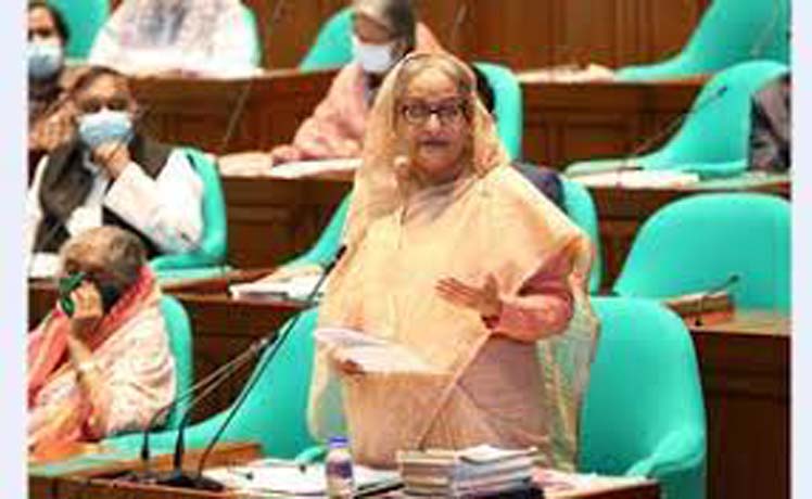 পার্লারে কাজ করা মহিলাকে বউ পরিচয় দেন : প্রধানমন্ত্রী