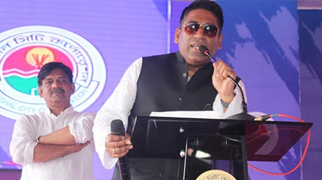 দুই মামলার প্রধান আসামী বিসিসি মেয়র সেরনিয়াবাত সাদিক আব্দুল্লাহ