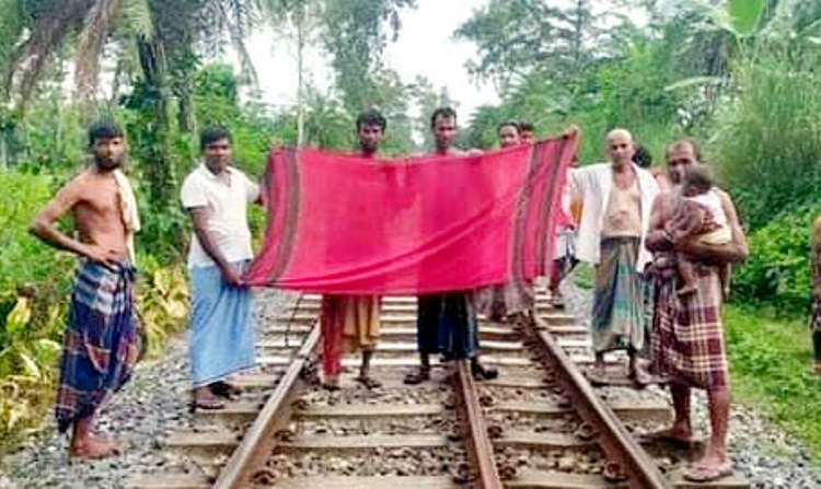 ভাটা শ্রমিকের বুদ্ধিমত্তায় ভয়াবহ ট্রেন দুর্ঘটনা থেকে রক্ষা