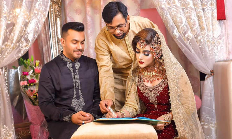 বিয়ে করেই দুই সন্তানের মা মাহিয়া মাহি