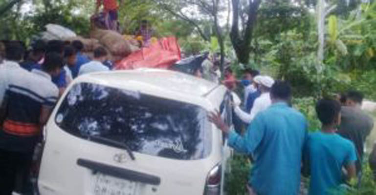 কার -পিকআপ ভ্যানের সংঘর্ষে দাদা- নাতির সলিল সমাধি