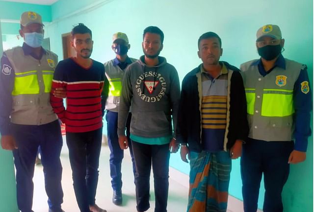 কক্সবাজারে গৃহবধূ ধর্ষণের অভিযোগে তিন যুবক  গ্রেফতার