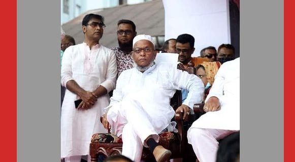 সরে দাঁড়াচ্ছেন আরিফ!