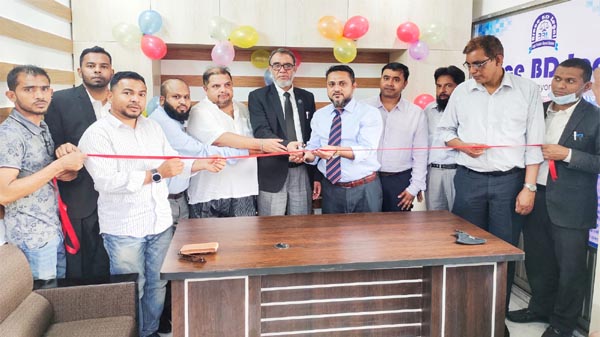 প্রবাসীদের ভোগান্তি লাঘবে লিগ্যাল এডভাইজাররা কাজ করে যাচ্ছেন