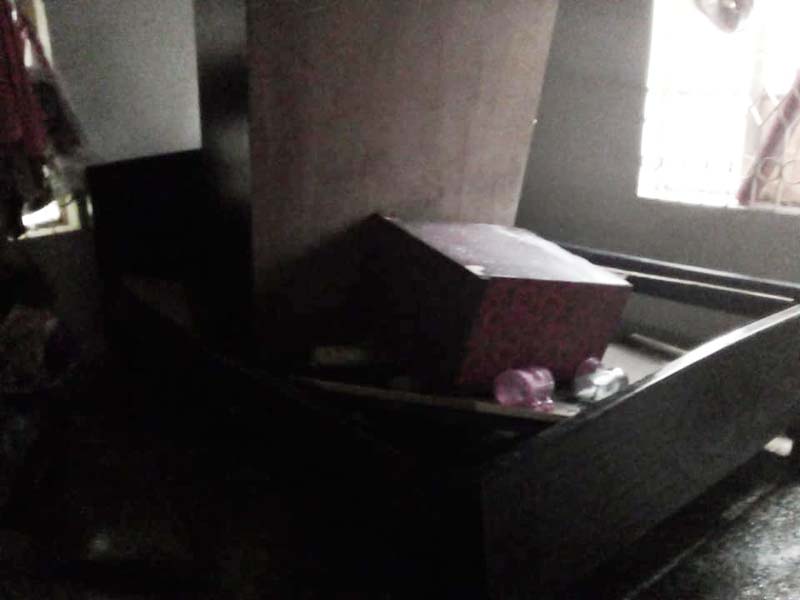 ছবি উপশহরের বাসিন্দা ইবনে সিনা হাসপাতালের কর্মকর্তা ওবায়দুল্লাহ বিন এফ রহমানের ঘরের