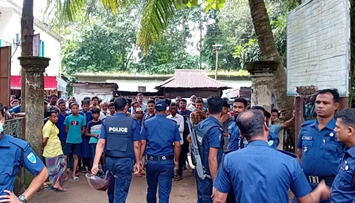 কুলাউড়ায় জঙ্গি সন্দেহে জনতার হাতে আটক ১৭