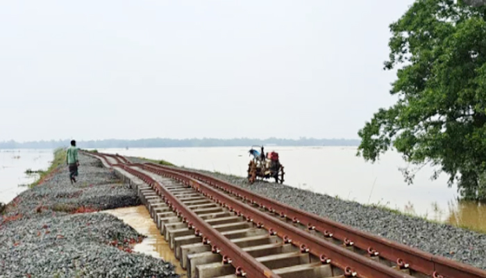 চট্টগ্রাম-কক্সবাজার রেলপথের একি হাল !