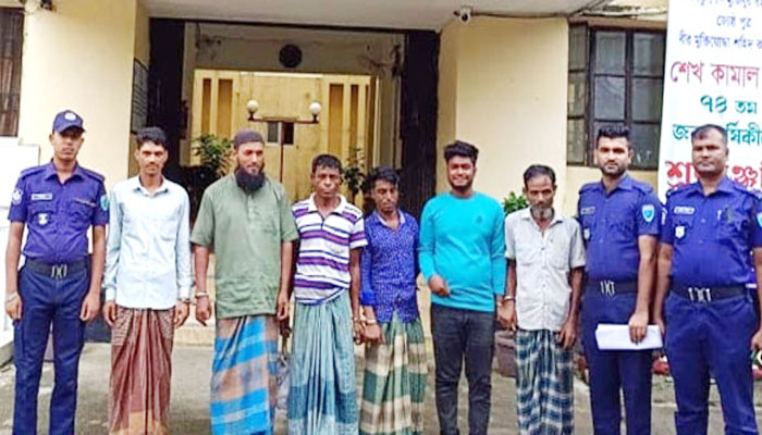 গোয়াইনঘাটে দুই সাজাপ্রাপ্ত আসামিসহ গ্রেপ্তার ৬