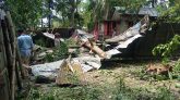 ৩ মিনিটের ঘূর্ণিঝড়ে লণ্ডভণ্ড পুরো গ্রাম