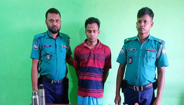 বরিশালে ইয়াবাসহ ইউপি সদস্য আটক