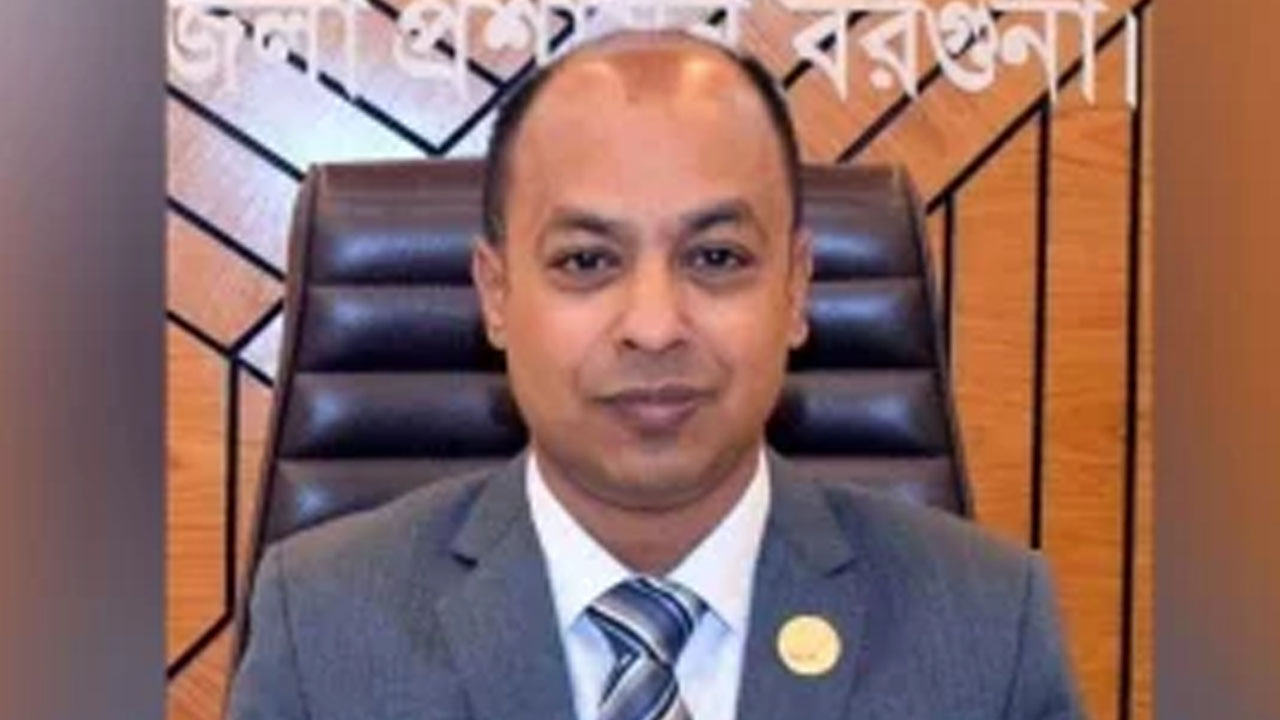 ভিডিও ভাইরাল : বরগুনার সাবেক ডিসি ওএসডি