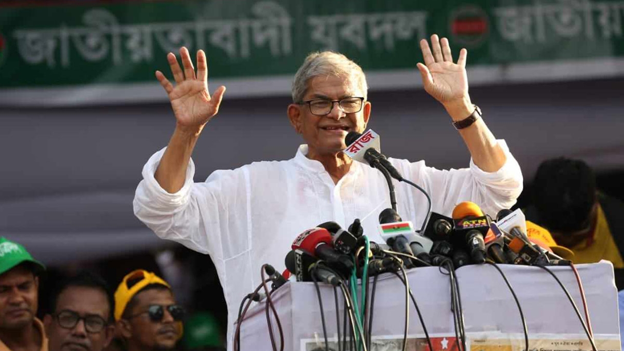 ডিবি কার্যালয়ে মির্জা ফখরুল