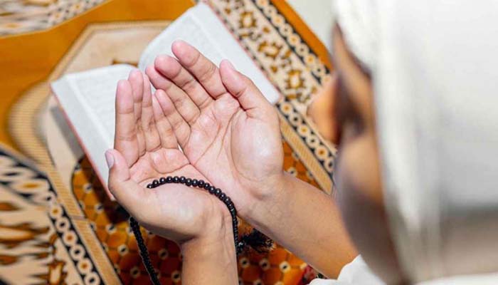 মা-বাবার জন্য সন্তানের দোয়া