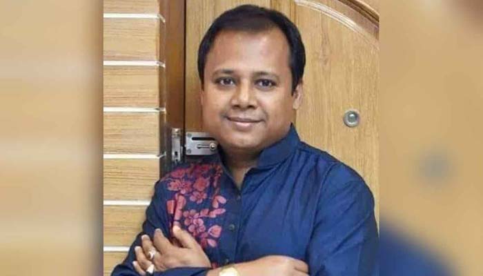 নারীর সঙ্গে আপত্তিকর অবস্থায় ধরা পড়লেন বিএনপি নেতা
