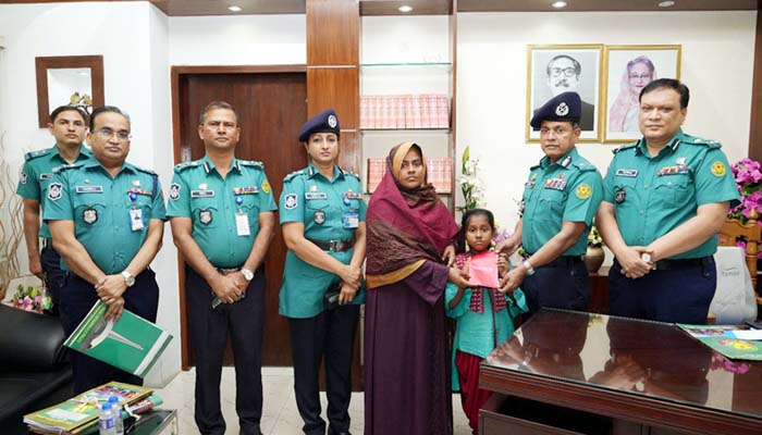৭২ ঘণ্টার মধ্যে পেনশন পেল কনস্টেবল আমিরুলের পরিবার