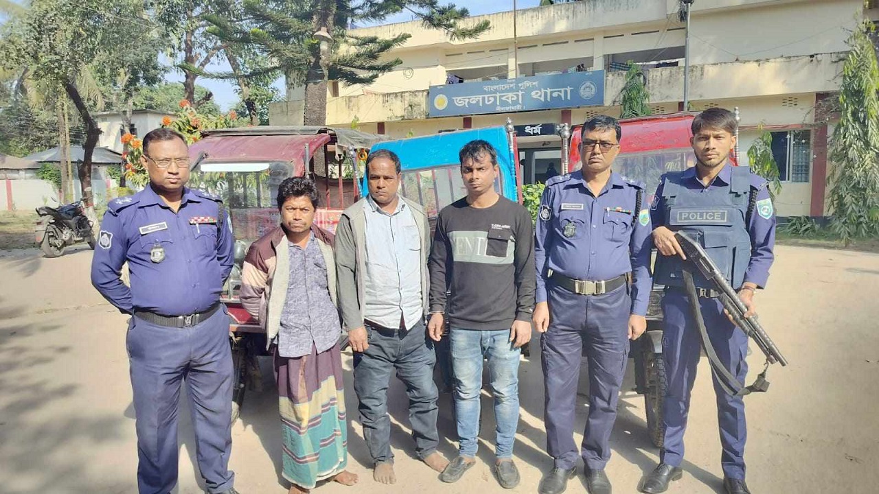 সিআইডি পরিচয়ে অটো চুরি, আটক ৩