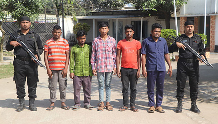 দিনে গাড়িচালক, রাতে ছিনতাইকারী!