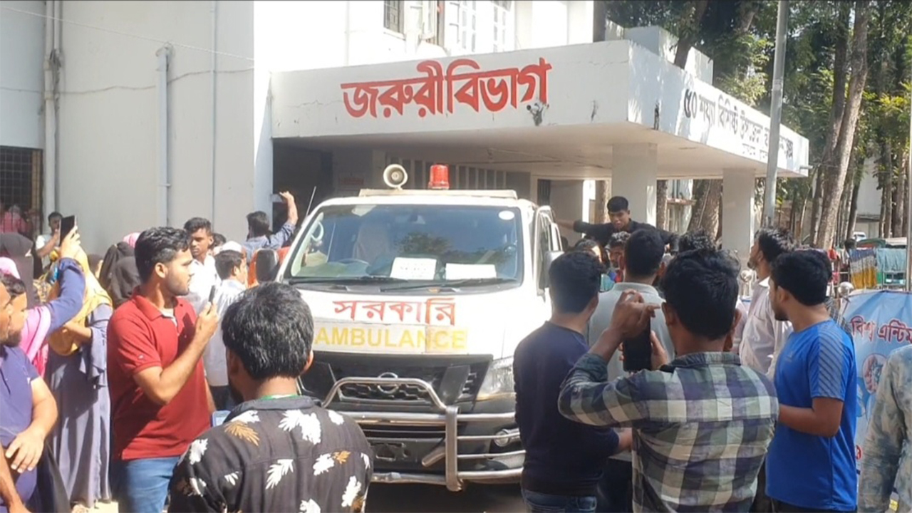 কুমিল্লায় ভূমিকম্প আতঙ্ক:  শতাধিক গার্মেন্টস শ্রমিক আহত