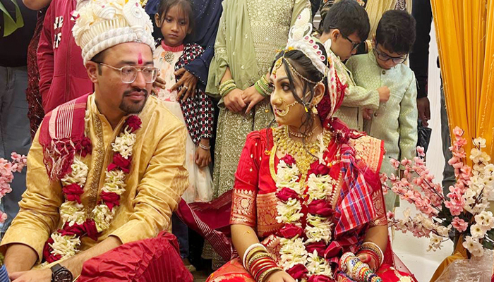 বিয়ে করলেন কন্ঠশিল্পী অবন্তি সিঁথি