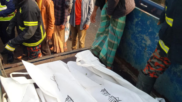 চকরিয়ায় বাস-লেগুনা সংঘর্ষে নিহত ৪