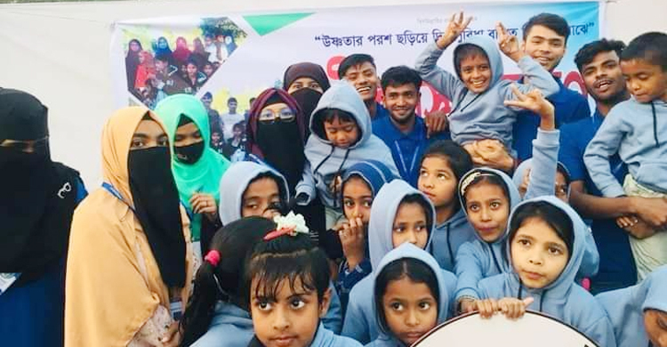 শীতের পোশাক পেয়ে বিজয়ের হাসি