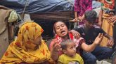 ‘ঝি-পুত লইয়া এই সাগর কিবায় পাড়ি দেম’