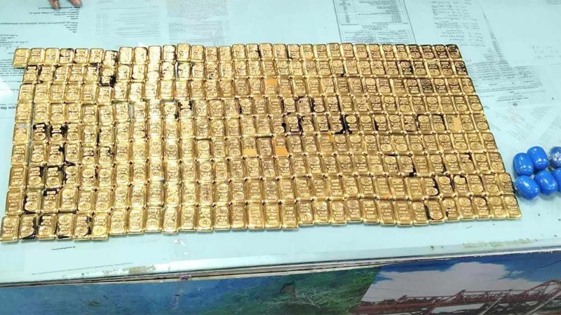 ওসমানী বিমানবন্দরে বিপুল স্বর্ণ জব্দ, আটক ৪