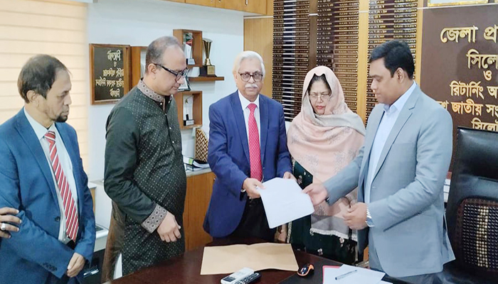 নির্বাচন থেকে সরে দাঁড়ালেন মিসবাহ সিরাজ