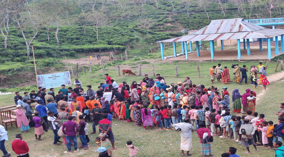 চা শ্রমিকের পাশে শাবির শিক্ষার্থীরা