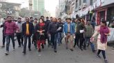 ভোট বর্জনে ছাত্রদলের লিফলেট বিতরণ