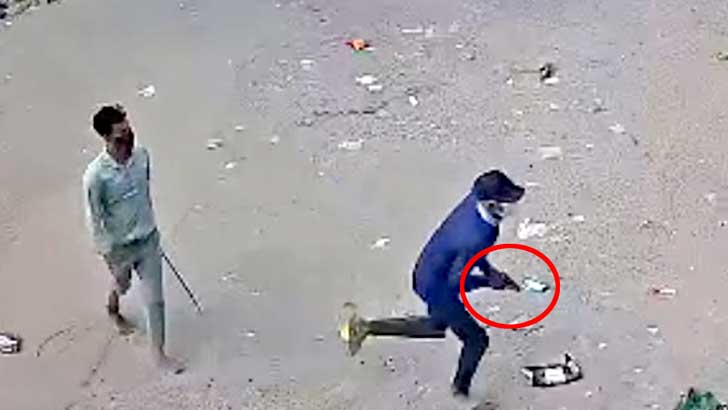 চট্টগ্রামে অস্ত্র নিয়ে মহড়া গুলি