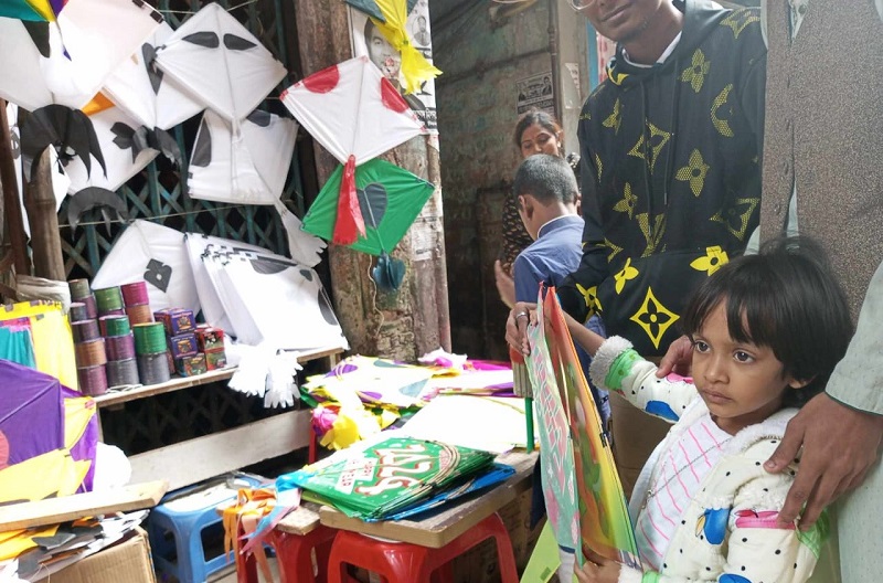সাকরাইনে মাতোয়ারা পুরান ঢাকা