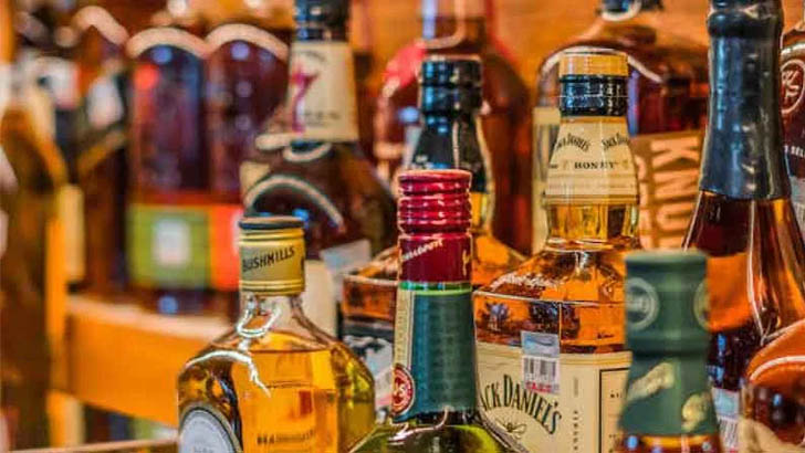 এবার মদের দোকান চালু করছে সৌদি