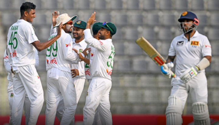 বোলারদের ব্যাটে ফলো অন এড়ালো বাংলাদেশ; ম্যাচ হারার শঙ্কা!